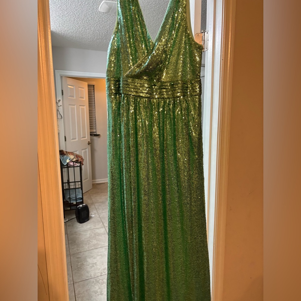 Elegant Green Sequin Evening Gown